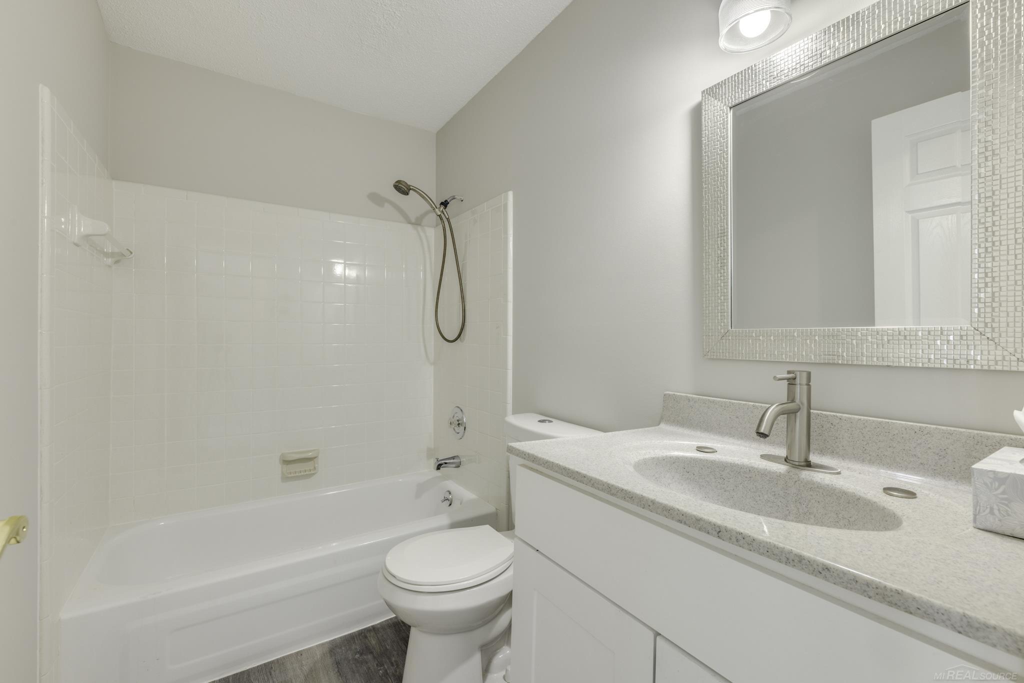 1900 River E6 Road Marysville, MI 48040 - Photo 19 of 30 Full Bath
