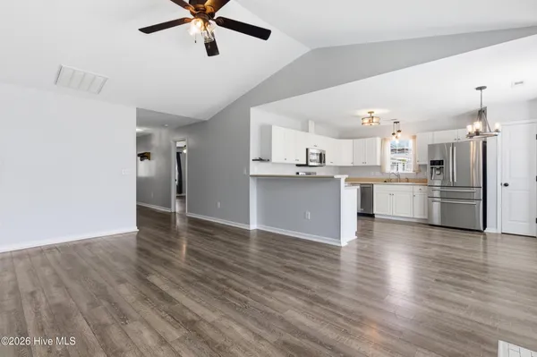 $2,200 | 127 Bermuda View, New Bern, NC 28560