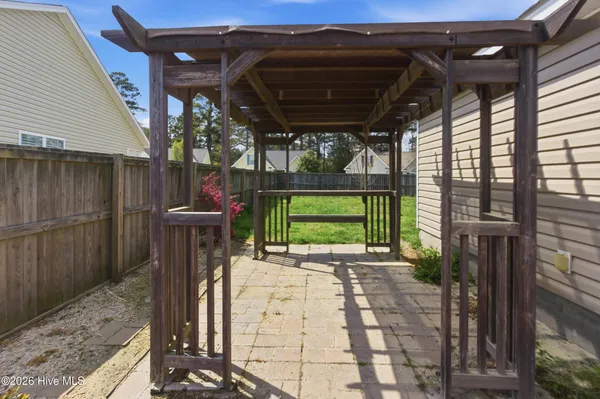 $2,200 | 127 Bermuda View, New Bern, NC 28560