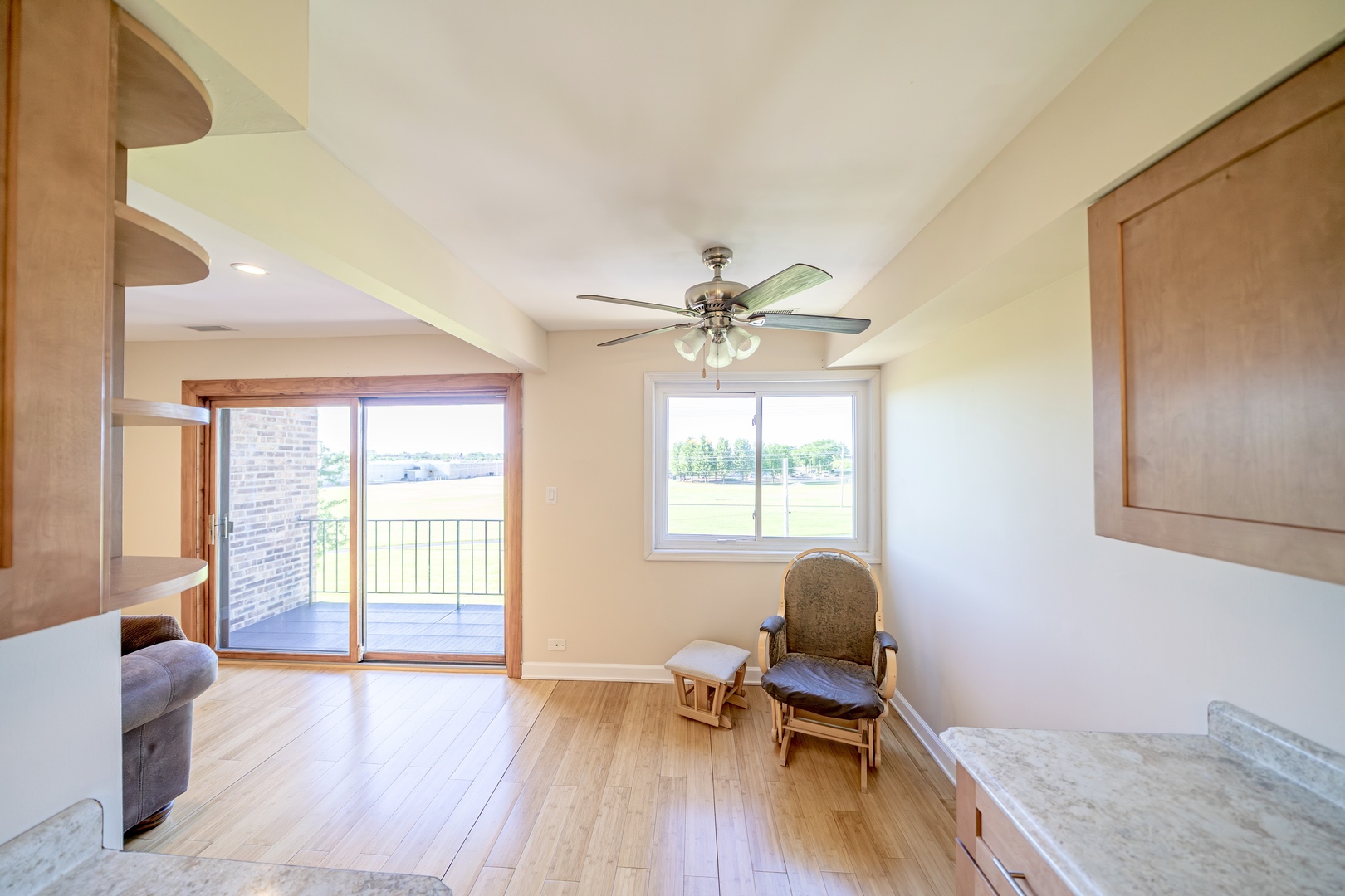 625 West Huntington Commons Road, Unit 317 Mount Prospect, IL 60056 - Photo 6 of 45