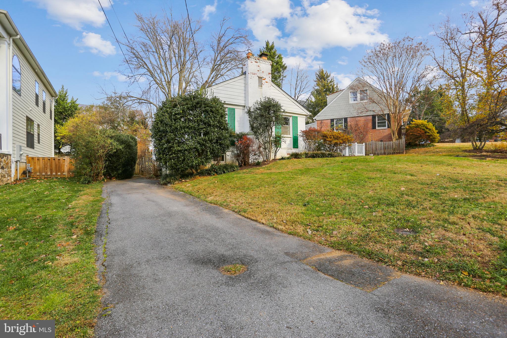 8614 Ridge Road Bethesda, MD 20817 - Photo 5 of 16 Private Driveway