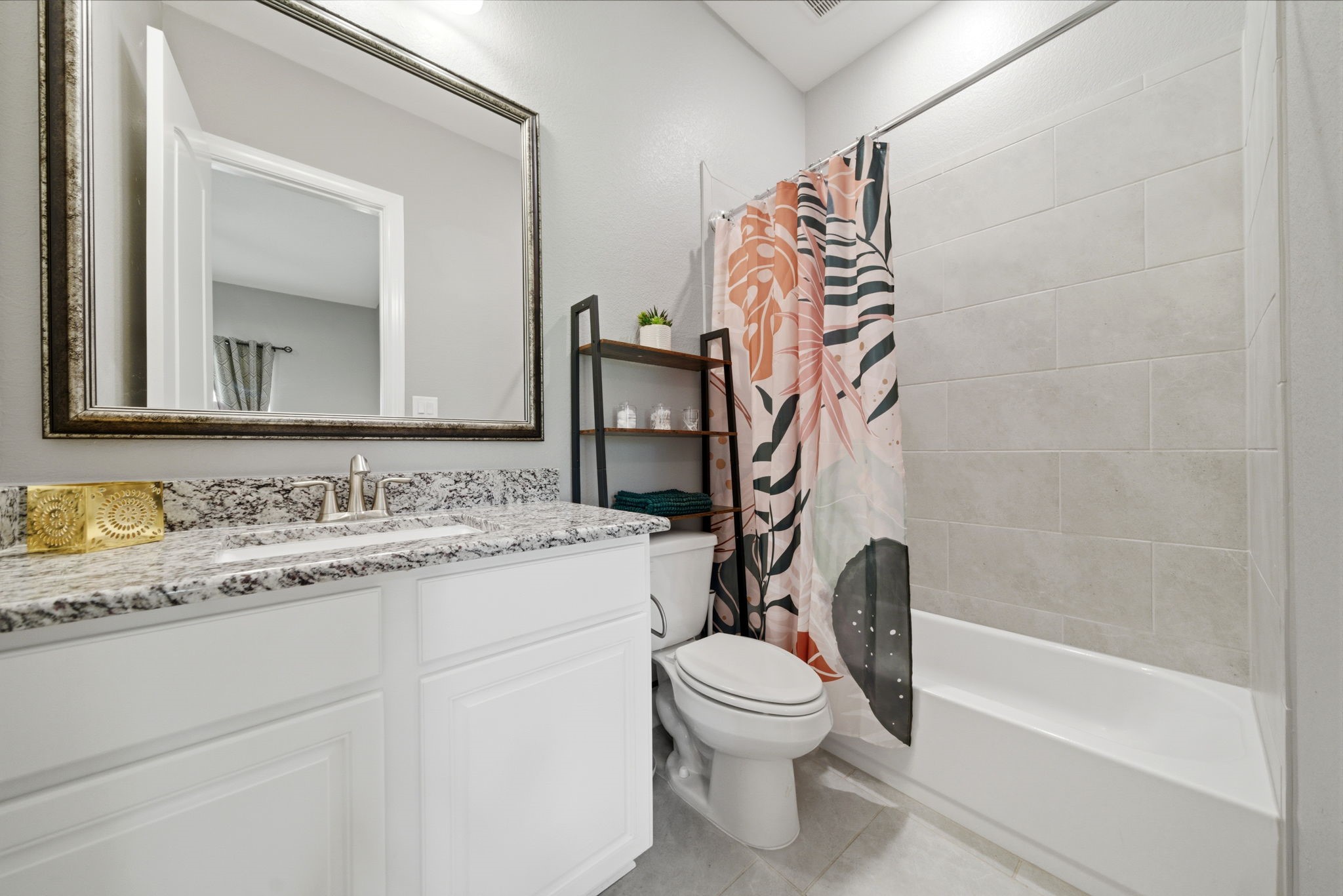 129 Magnolia Reserve Loop Magnolia, TX 77354 - Photo 18 of 34 The private bathroom for Bedroom #2.