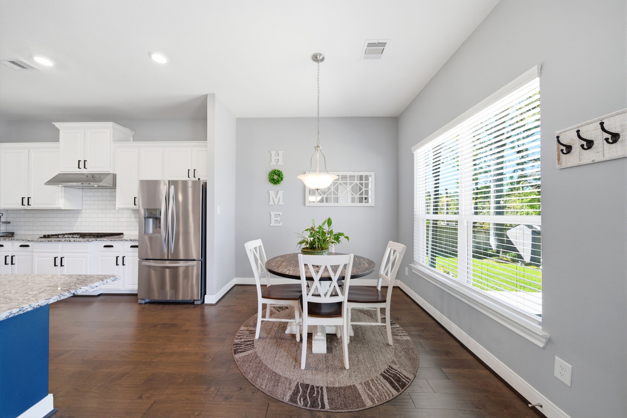 129 Magnolia Reserve Loop Magnolia, TX 77354 - Photo 10 of 34 The breakfast nook.