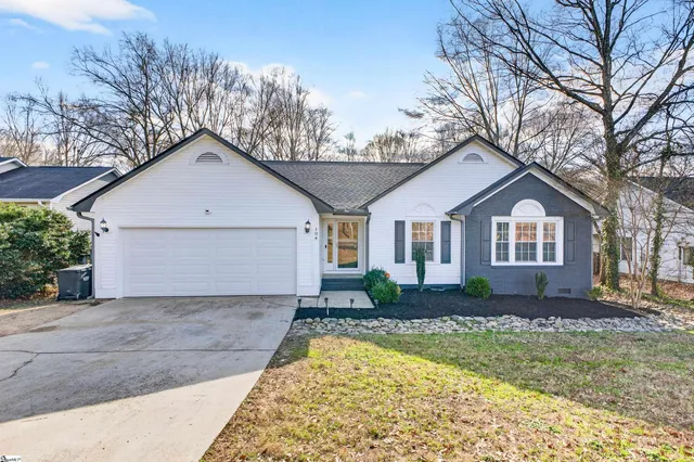 $290,000 | 104 Brown Lane, Simpsonville, SC 29681