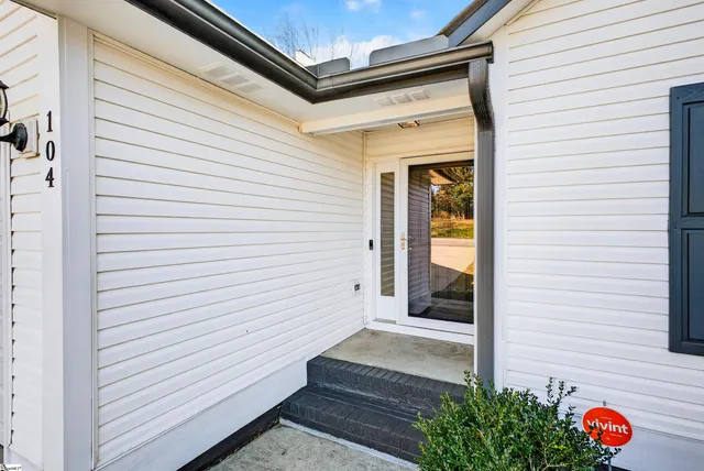 $290,000 | 104 Brown Lane, Simpsonville, SC 29681