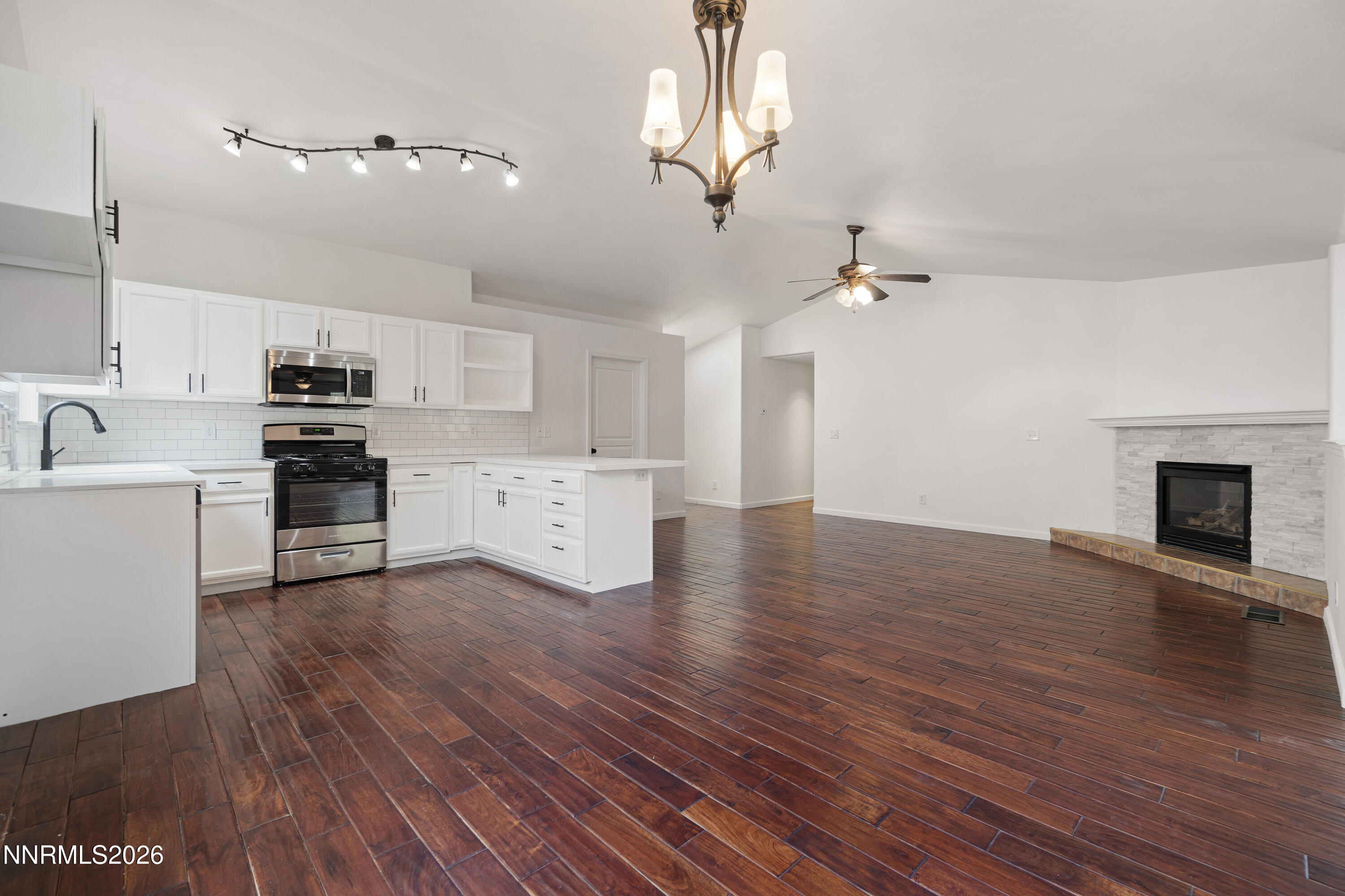 1662 Round Up Road Fernley, NV 89408 - Photo 10 of 30 DSC07293