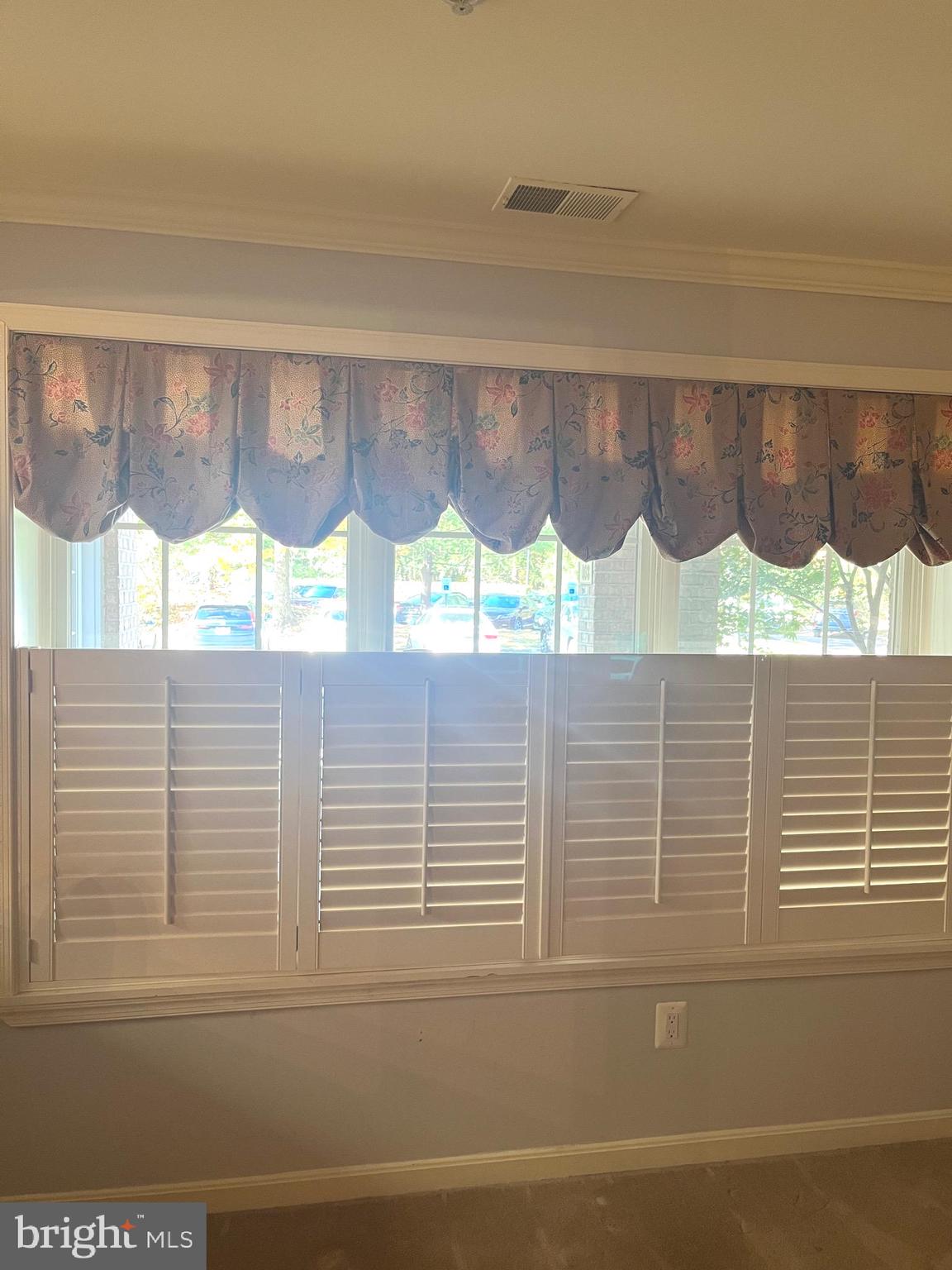 12330 Rosslare Ridge Road, Unit 108 Lutherville-Timonium, MD 21093 - Photo 16 of 23 Lots of natural sunlight from triple widows in LR