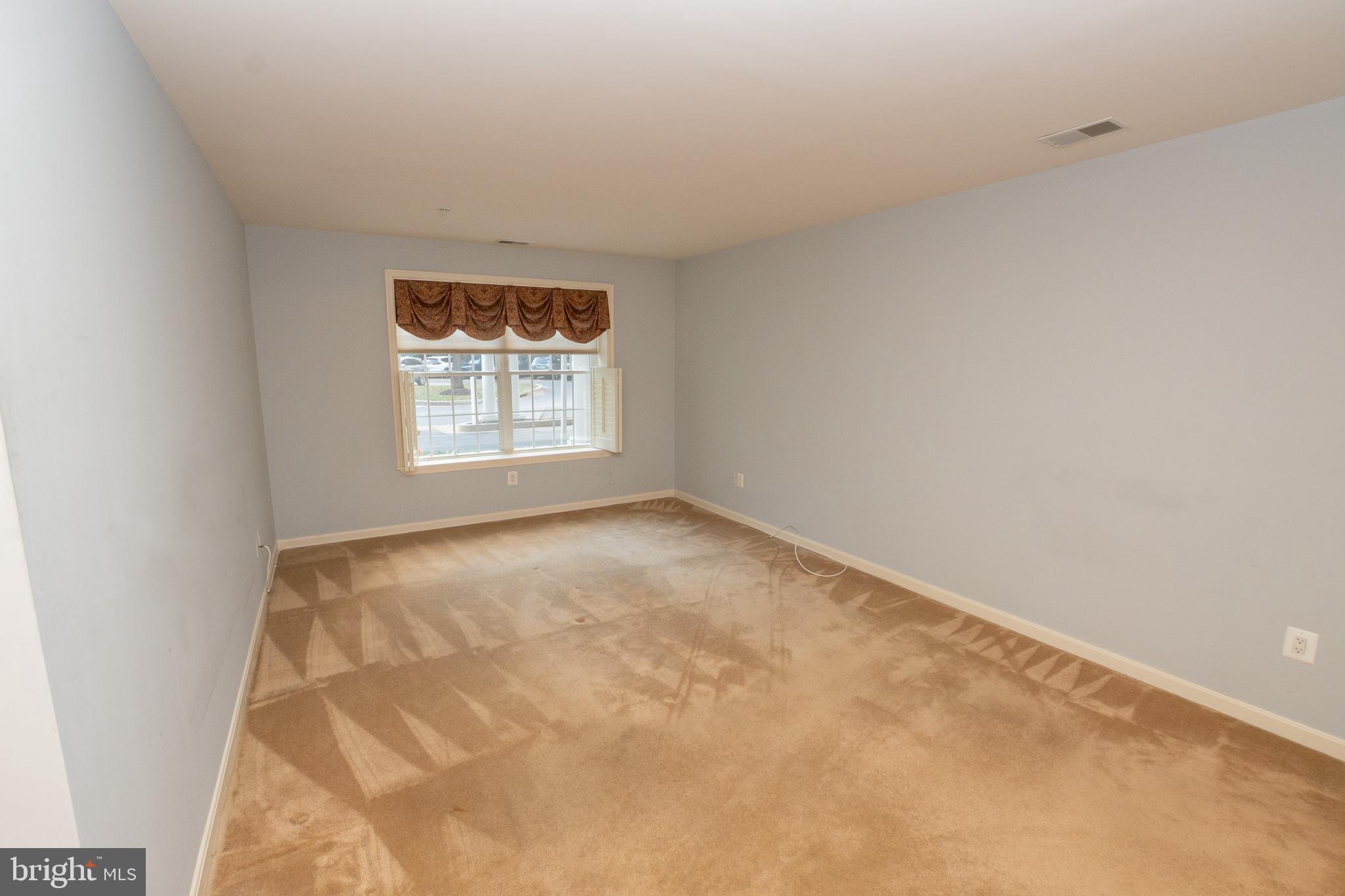 12330 Rosslare Ridge Road, Unit 108 Lutherville-Timonium, MD 21093 - Photo 17 of 23 Primary bedroom