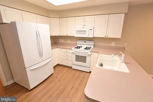 $418,000 | 12330 Rosslare Ridge Road, Unit 108, Lutherville-Timonium, MD 21093