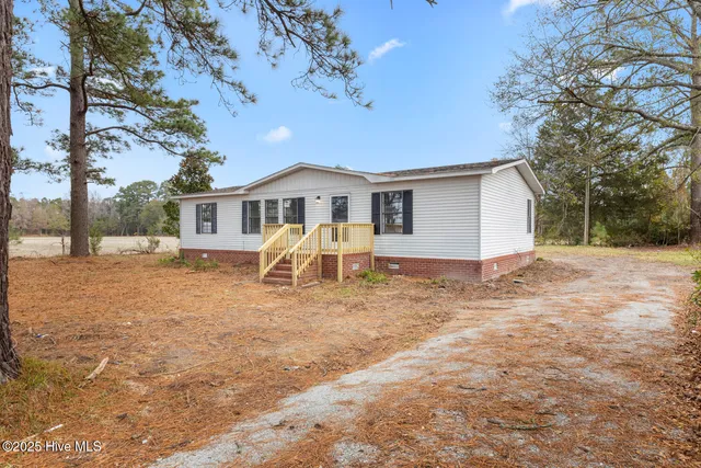 $219,500 | 2540 Belgrade-Swansboro Road, Maysville, NC 28555