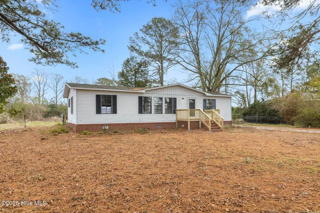 $219,400 | 2540 Belgrade-Swansboro Road, Maysville, NC 28555