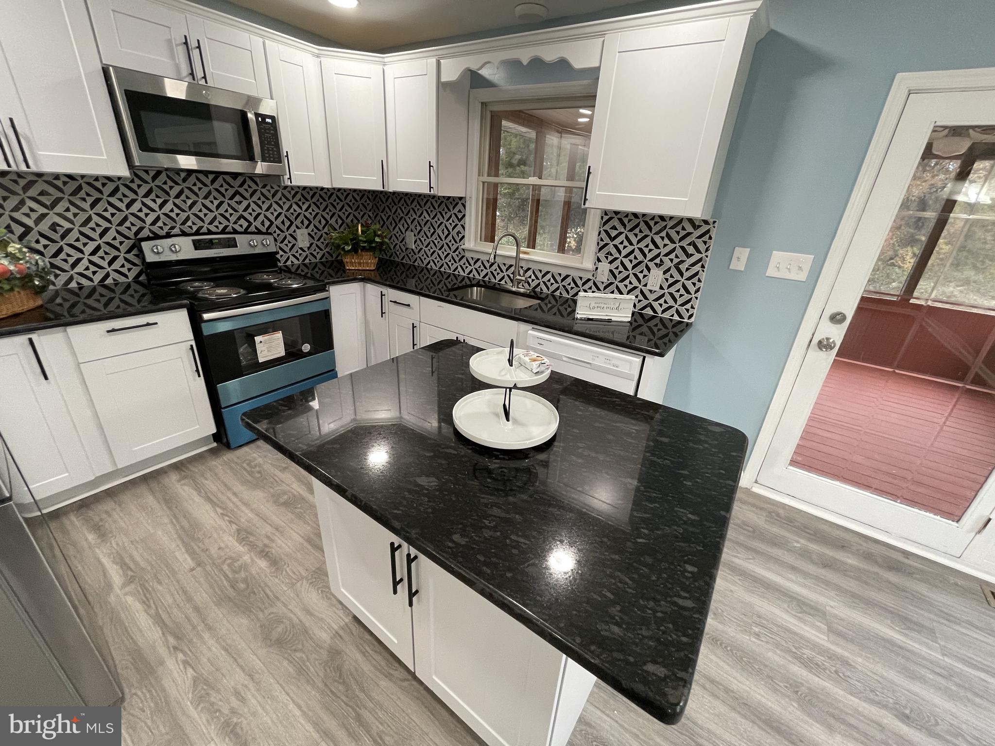 3165 Old Elk Neck Road Elkton, MD 21921 - Photo 22 of 50 Kitchen granite countertops