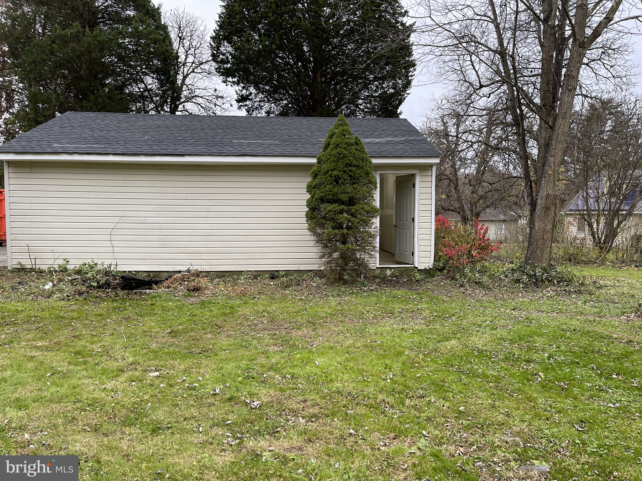 3165 Old Elk Neck Road Elkton, MD 21921 - Photo 7 of 50 Garage sideview with side single door entrance