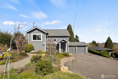 $575,000 | 4804 South 144th Street, Tukwila, WA 98168