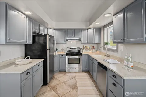 $575,000 | 4804 South 144th Street, Tukwila, WA 98168