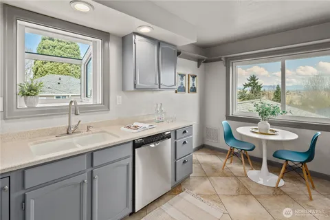 $575,000 | 4804 South 144th Street, Tukwila, WA 98168