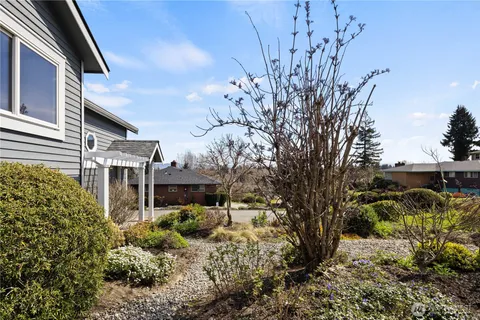 $575,000 | 4804 South 144th Street, Tukwila, WA 98168