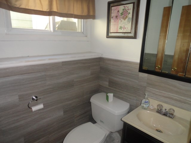 107 Glenbrook Road Warwick, RI 02889 - Photo 4 of 6