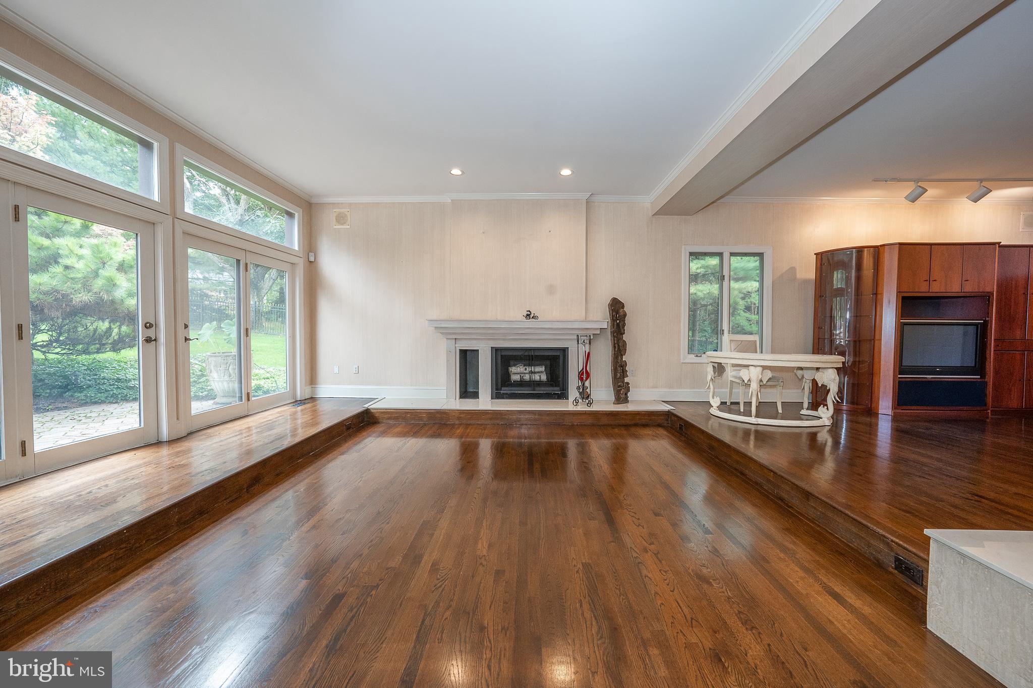 1405 Spring Mill Road Gladwyne, PA 19035 - Photo 16 of 54 Living Room