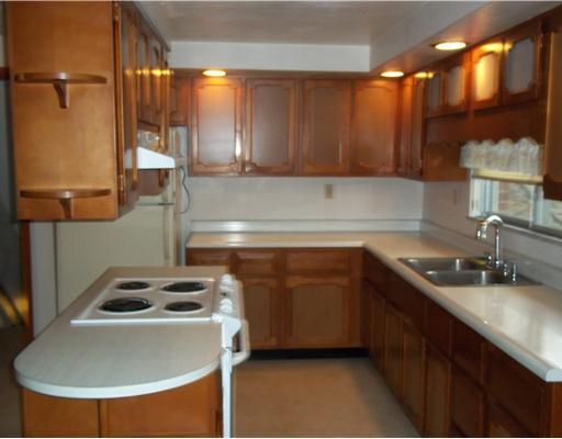 635 Chicora Road Butler, PA 16001 - Photo 6 of 18 Kitchen.