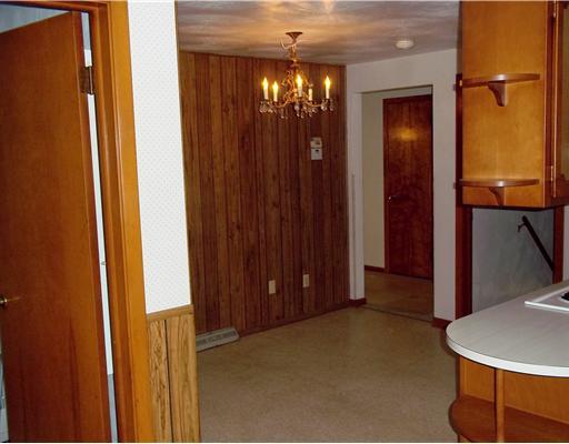 635 Chicora Road Butler, PA 16001 - Photo 8 of 18 Dining Room. Nice pass thru to the Dining room.....