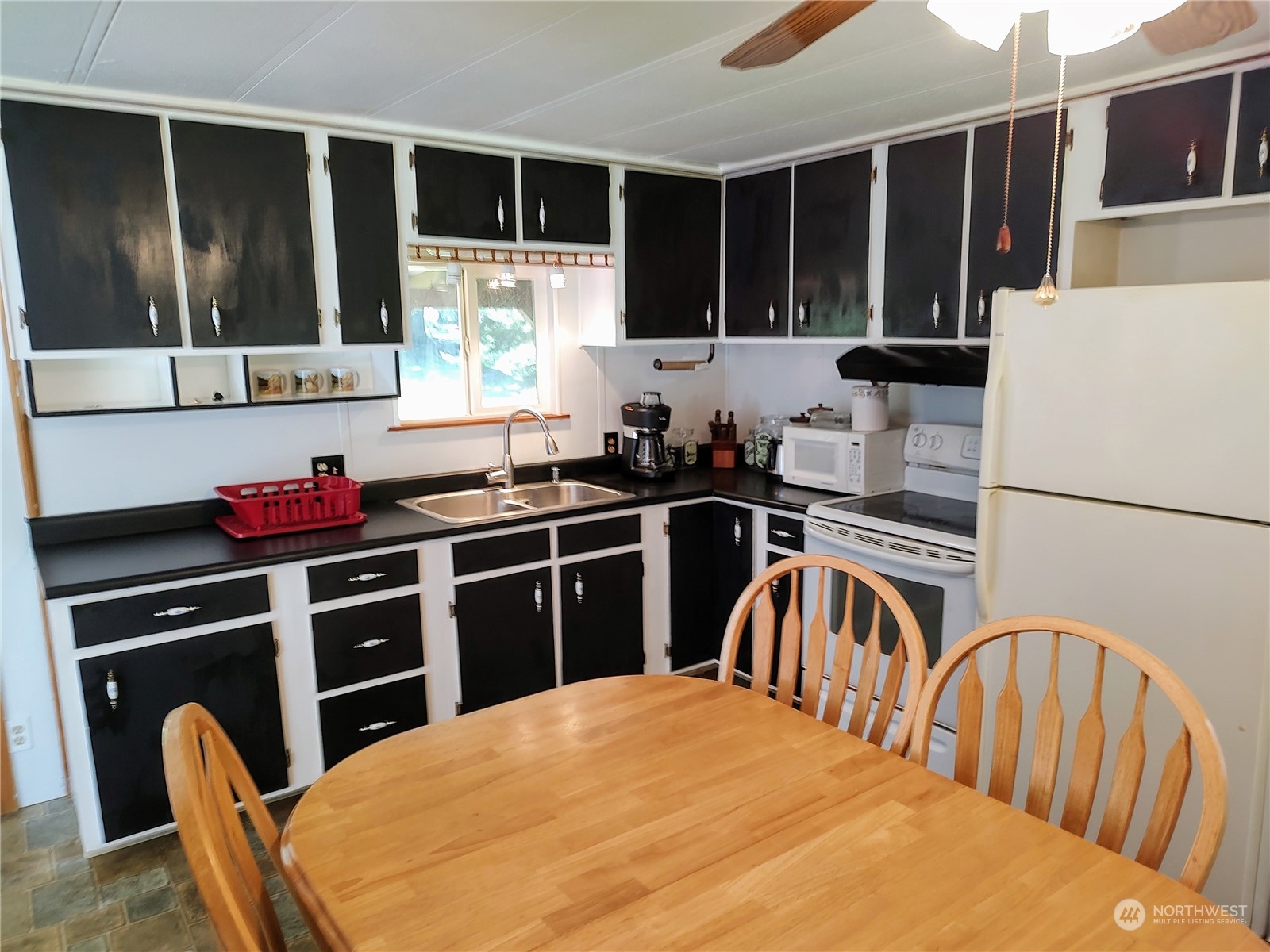543 Ocean Beach Road Hoquiam, WA 98550 - Photo 11 of 24 Gallery Image 11