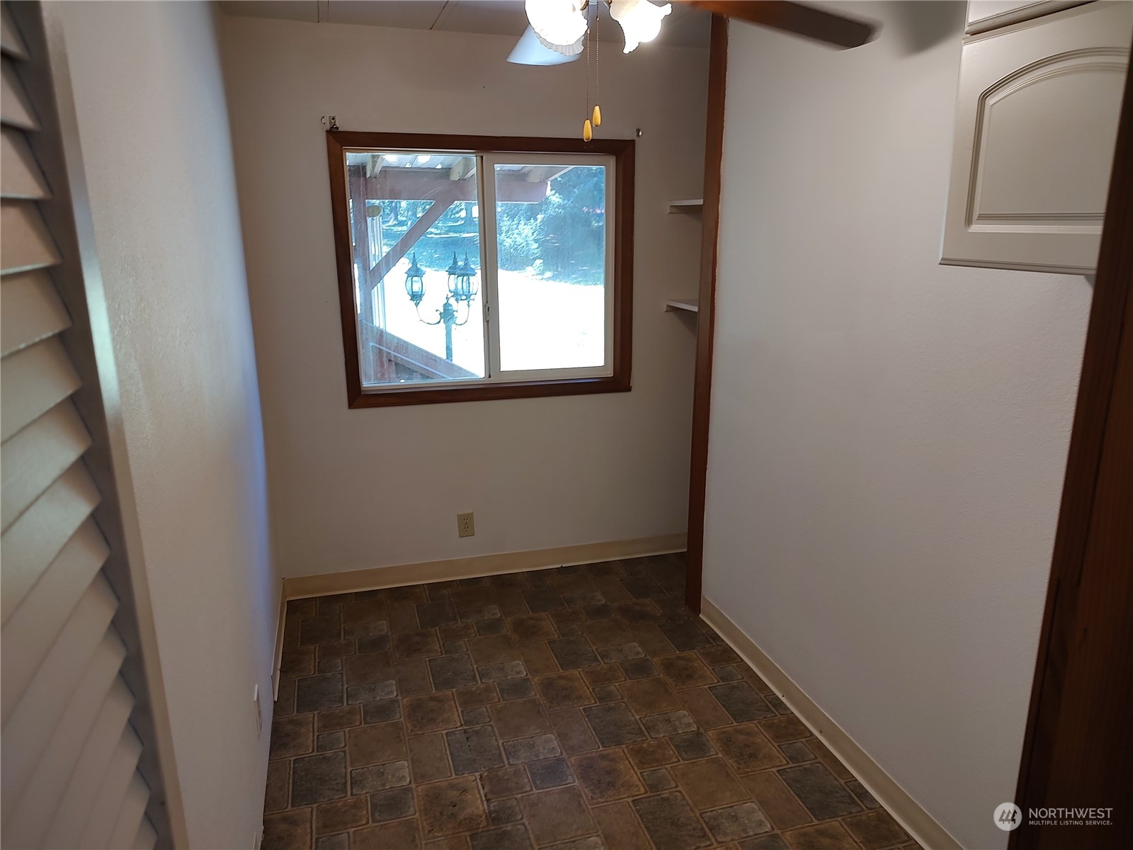 543 Ocean Beach Road Hoquiam, WA 98550 - Photo 14 of 24 Gallery Image 14