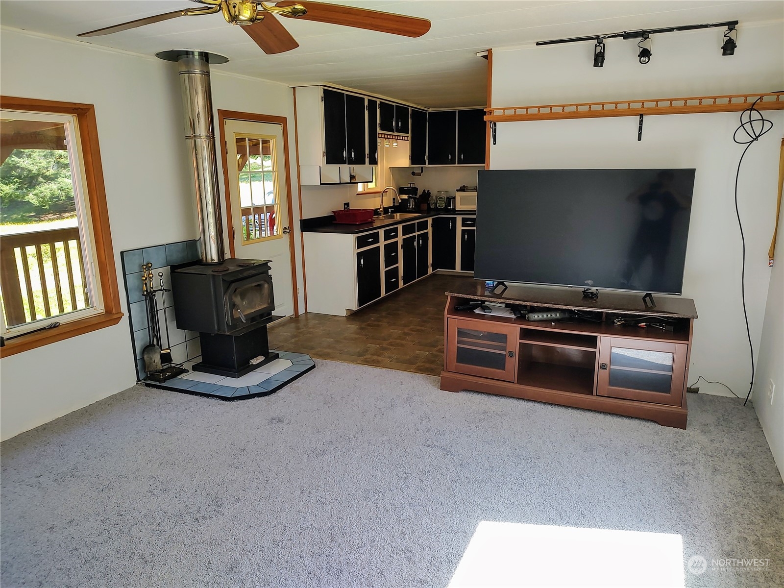 543 Ocean Beach Road Hoquiam, WA 98550 - Photo 6 of 24 Gallery Image 6
