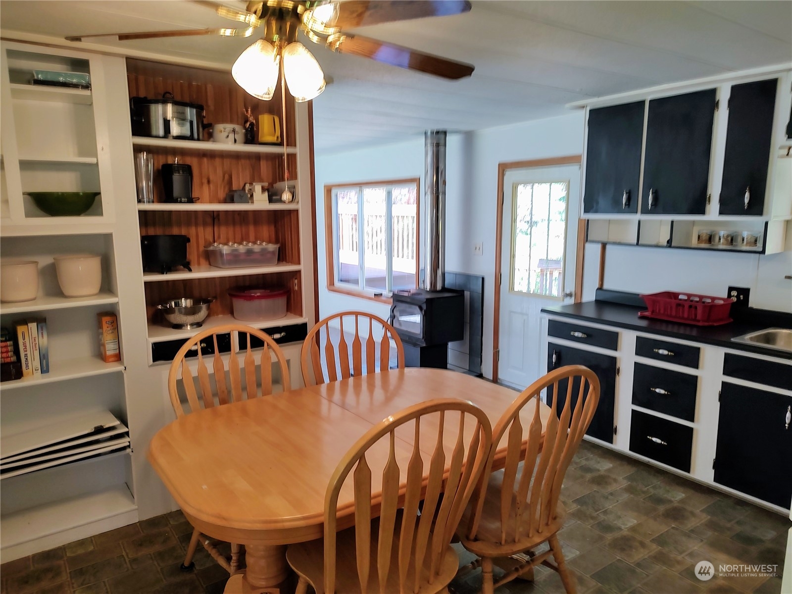 543 Ocean Beach Road Hoquiam, WA 98550 - Photo 10 of 24 Gallery Image 10