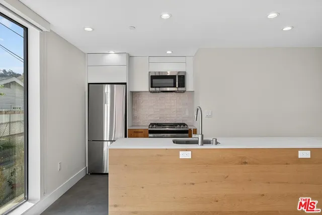 $4,695 | 2412 Eads Street, Unit 8, Los Angeles, CA 90031
