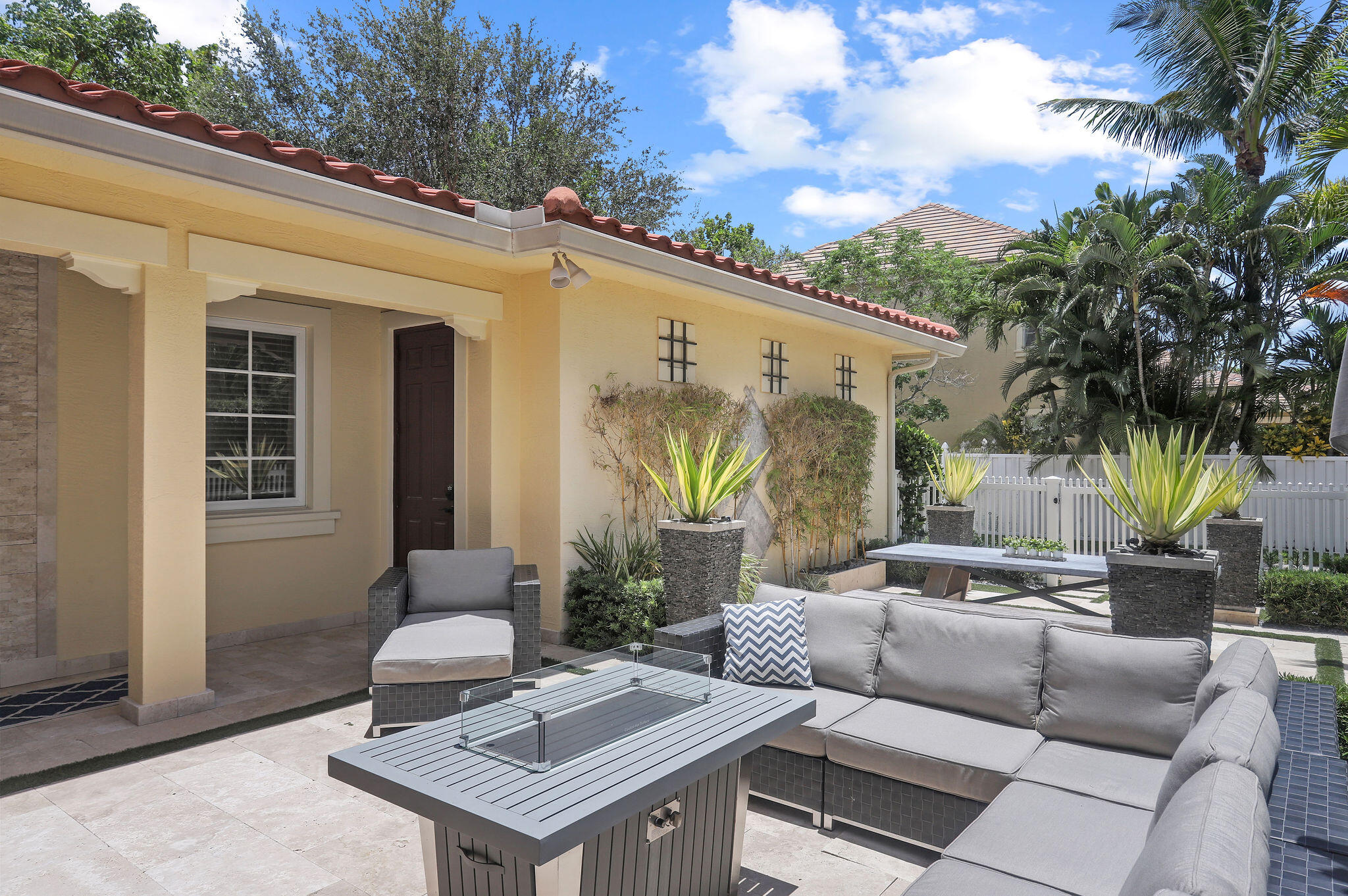 147 Killarney Court Jupiter, FL 33458 - Photo 41 of 68 Backyard Terrace