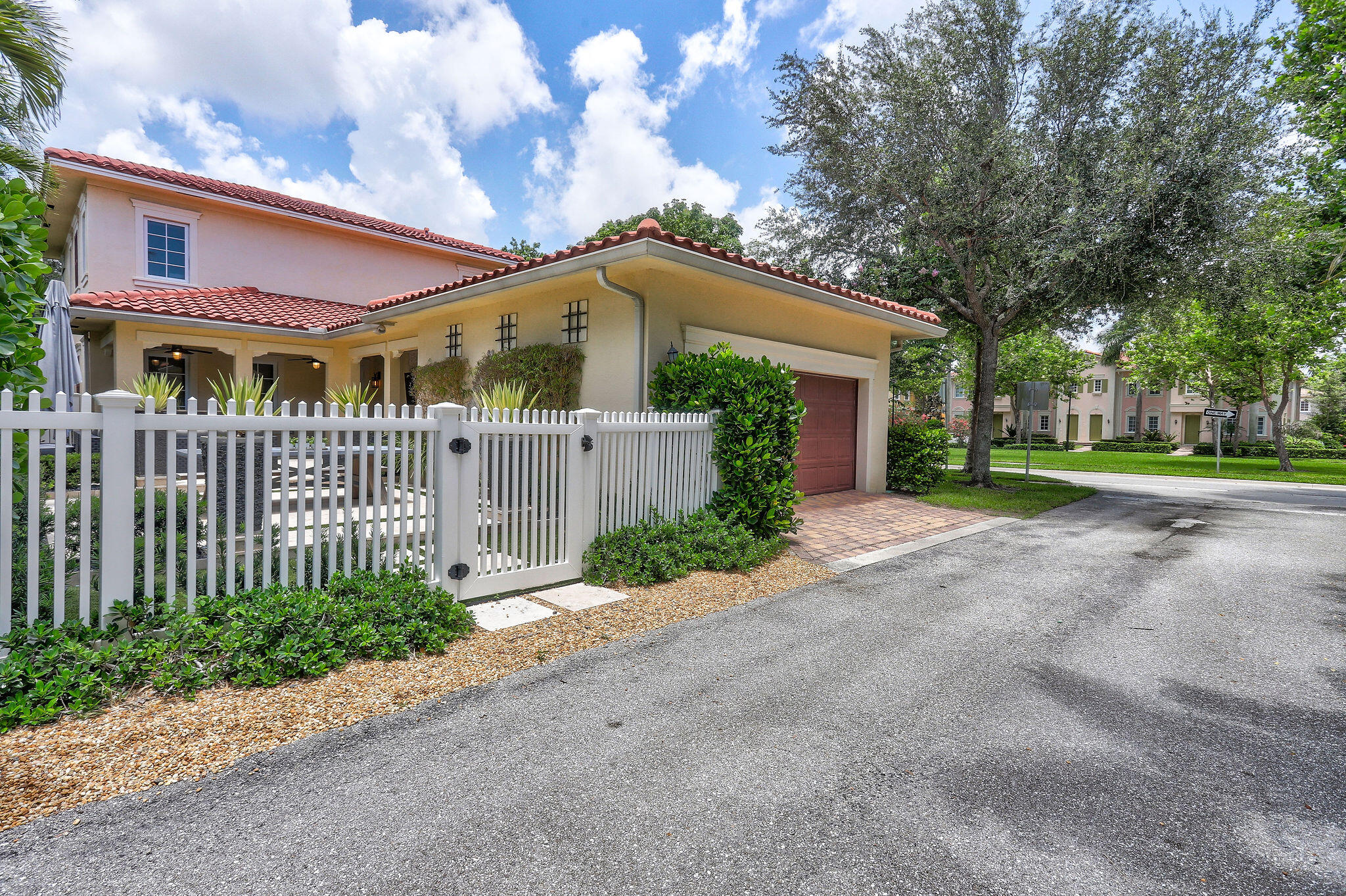 147 Killarney Court Jupiter, FL 33458 - Photo 46 of 68 Back alleyway