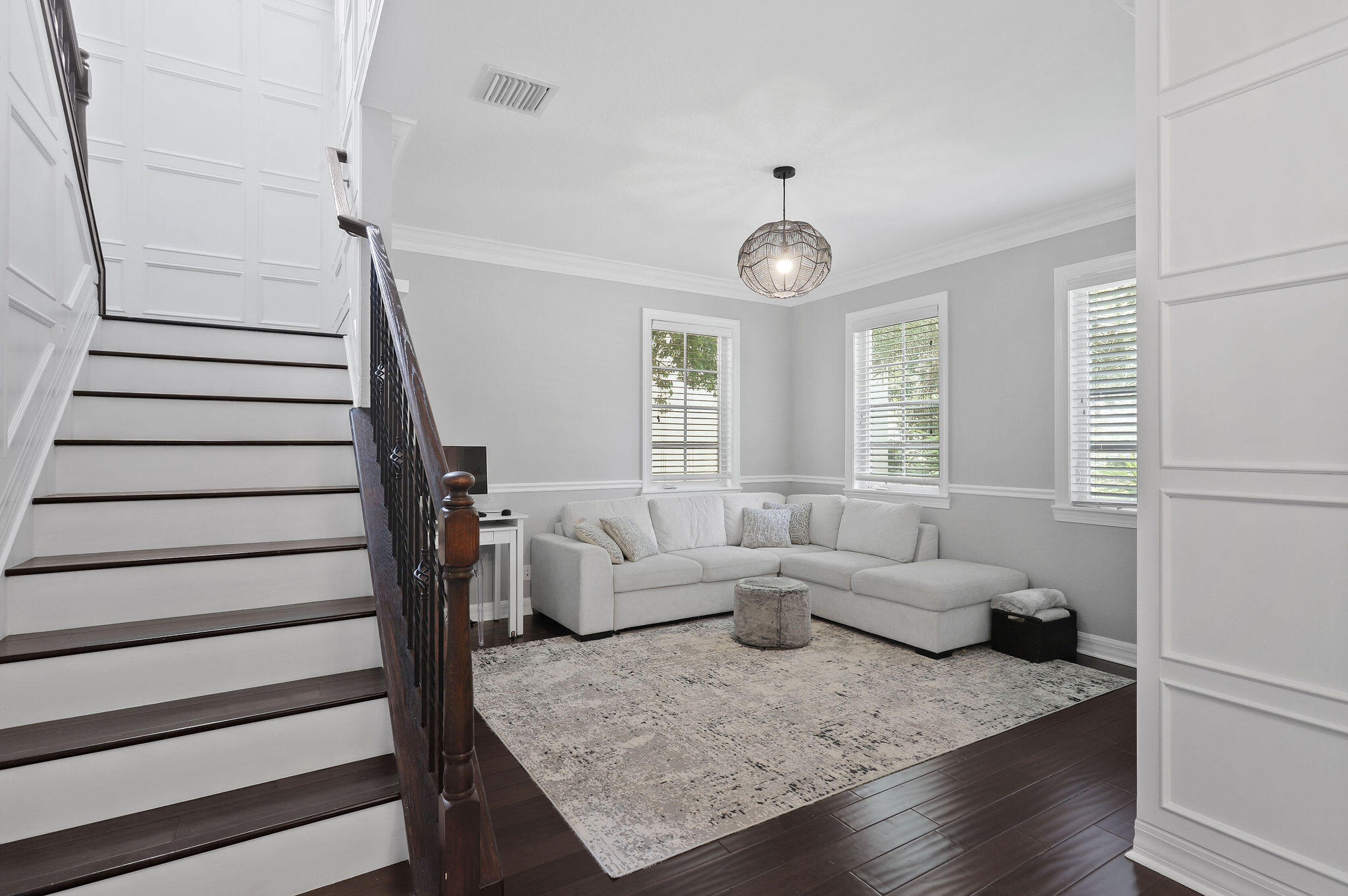 147 Killarney Court Jupiter, FL 33458 - Photo 4 of 68 Living room