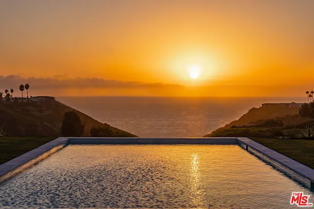 $19,995,000 | 6889 Dume Drive, Malibu, CA 90265