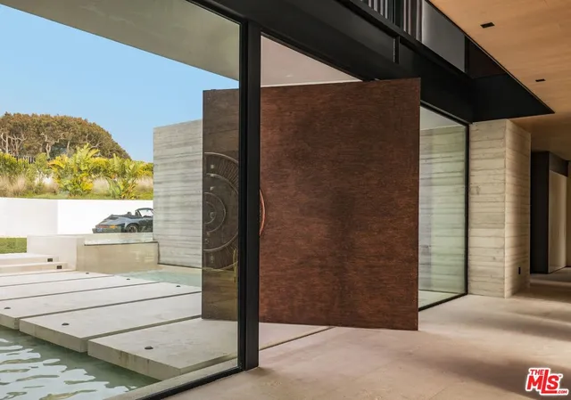 $19,995,000 | 6889 Dume Drive, Malibu, CA 90265