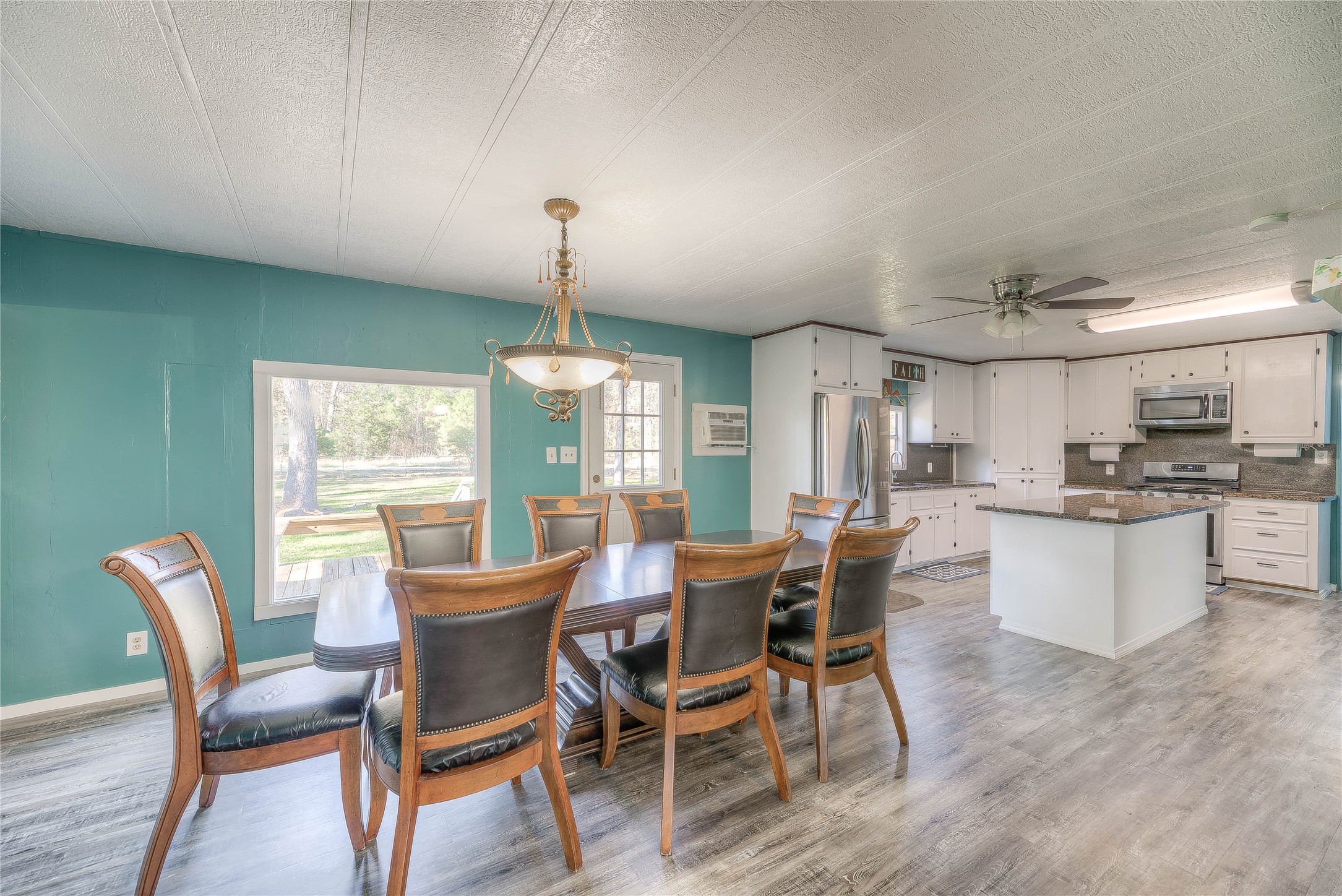 178 Inwood Drive Livingston, TX 77351 - Photo 7 of 46