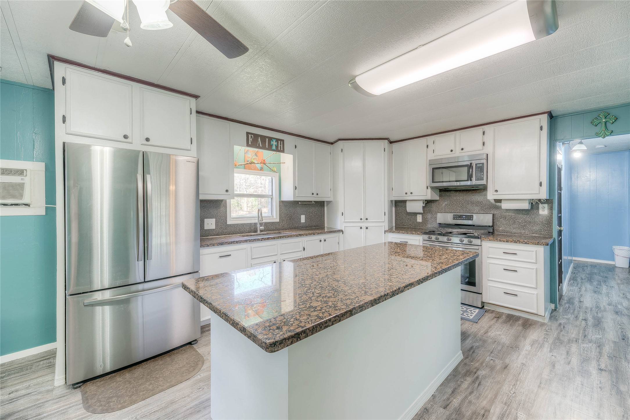 178 Inwood Drive Livingston, TX 77351 - Photo 9 of 46