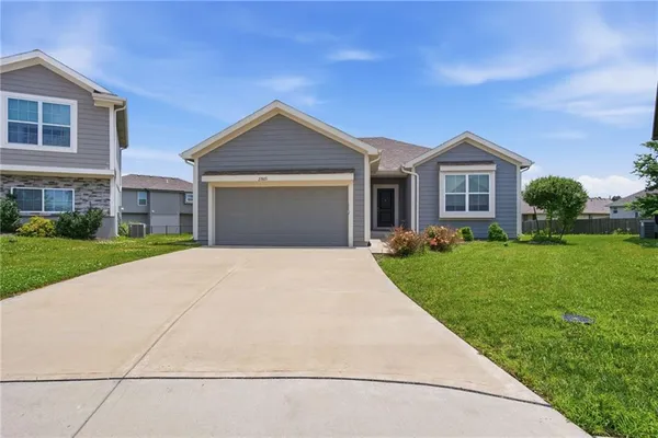 $359,999 | 21805 Lucca Lane, Peculiar, MO 64078