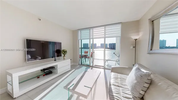 $4,500 | 18100 North Bay Road, Unit 504, Sunny Isles Beach, FL 33160