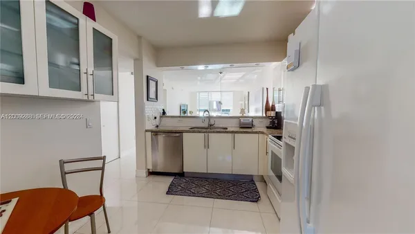 $4,500 | 18100 North Bay Road, Unit 504, Sunny Isles Beach, FL 33160