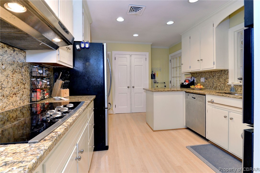 122 Selden Road Newport News, VA 23606 - Photo 10 of 38