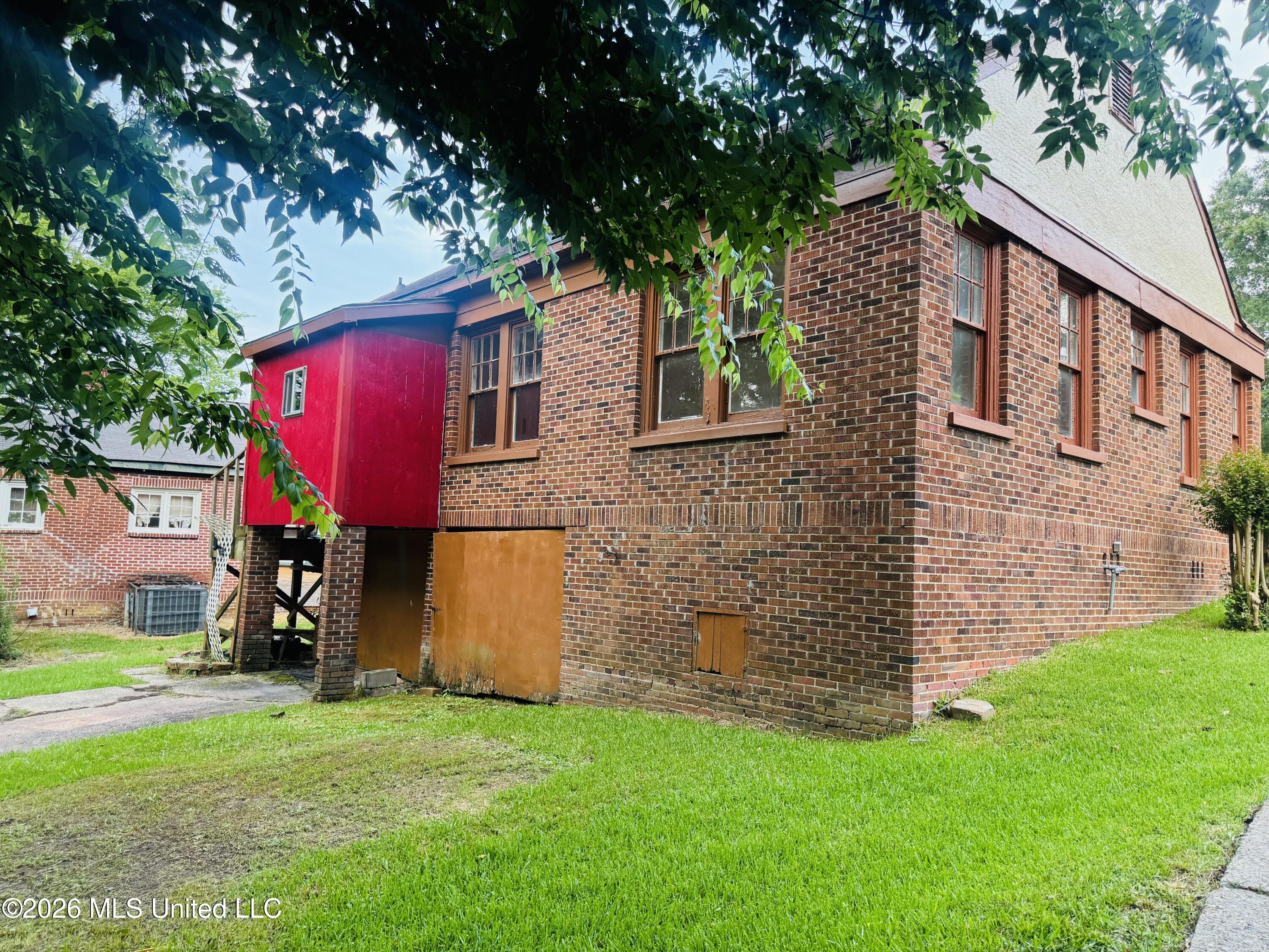 428 Decelle Street Jackson, MS 39216 - Photo 3 of 19 IMG_1245