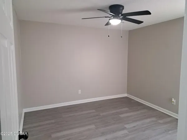 a window in an empty room