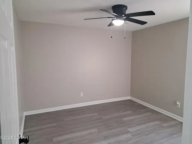 a window in an empty room