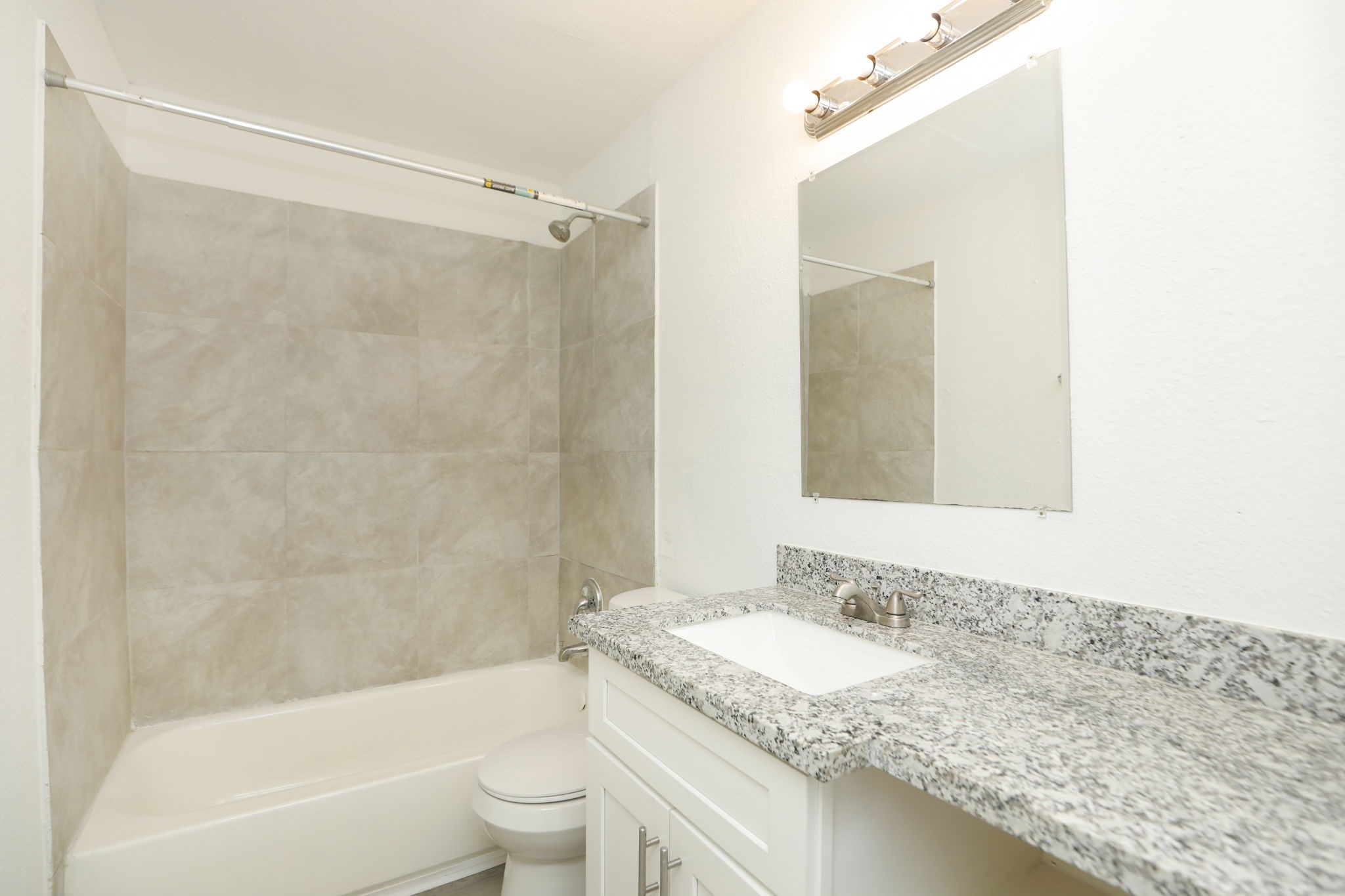 8127 Colonial Lane, Unit 2 Houston, TX 77051 - Photo 16 of 26