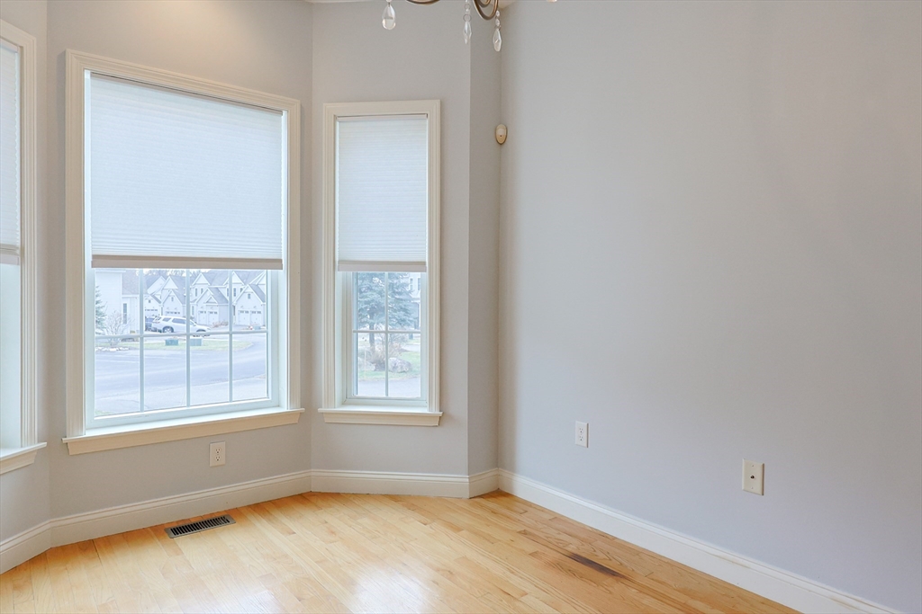 33 Garett Way, Unit 33 Holliston, MA 01746 - Photo 15 of 42