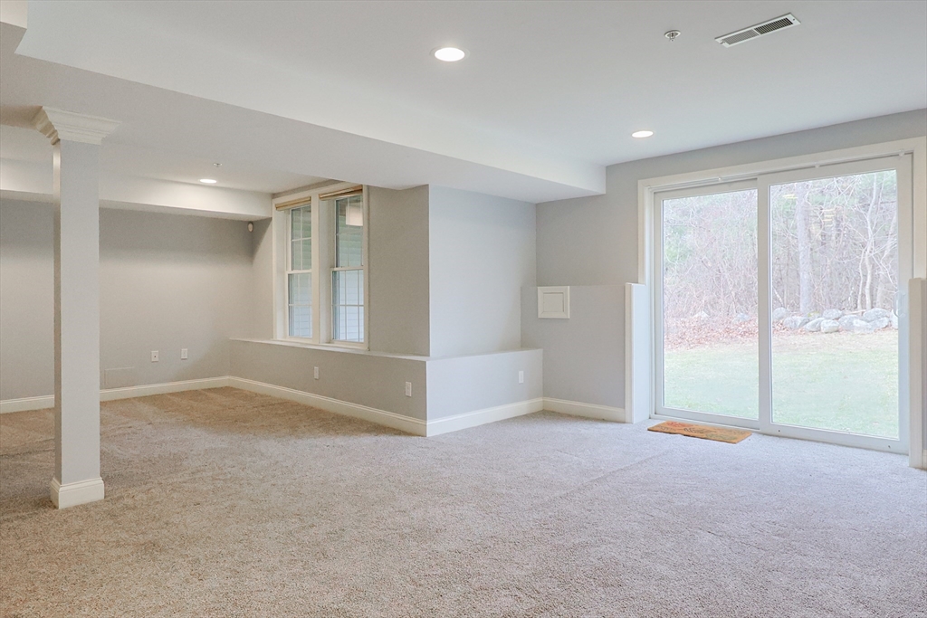 33 Garett Way, Unit 33 Holliston, MA 01746 - Photo 35 of 42