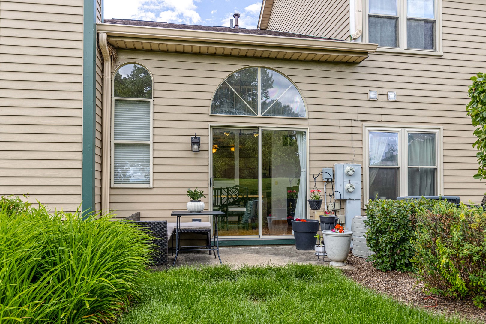 951 Ridgefield Lane Wheeling, IL 60090 - Photo 21 of 24