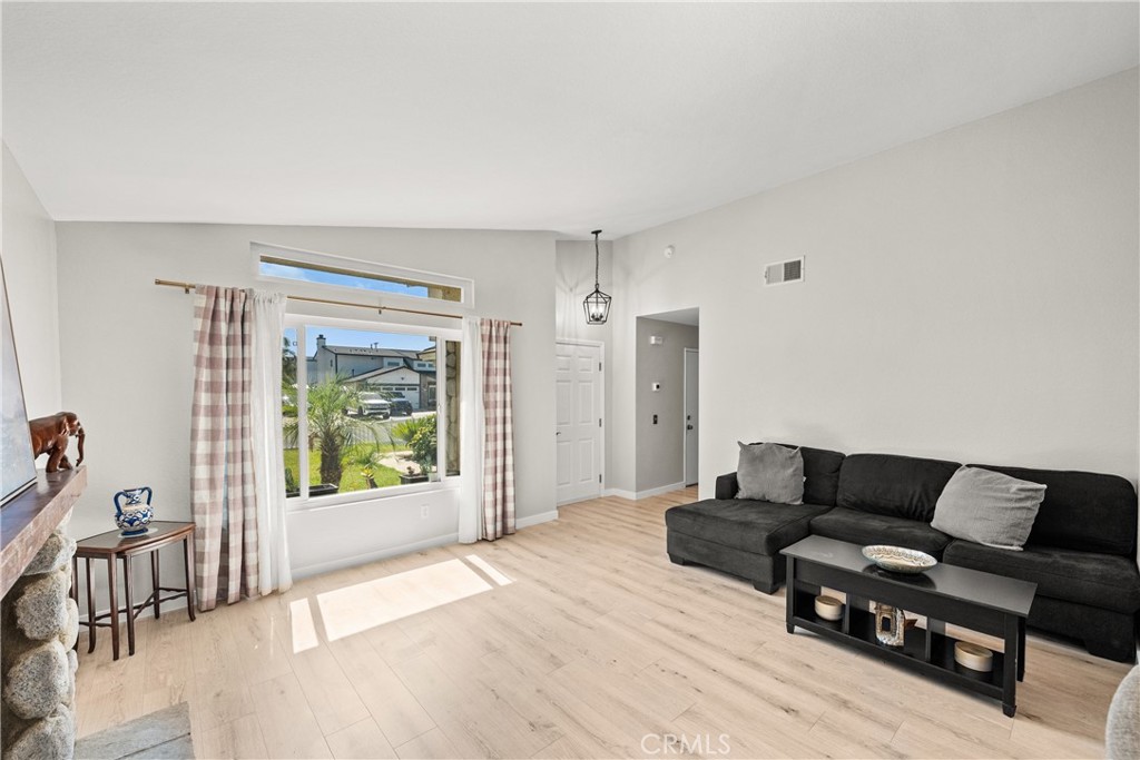 29877 Gifhorn Road Menifee, CA 92584 - Photo 5 of 36