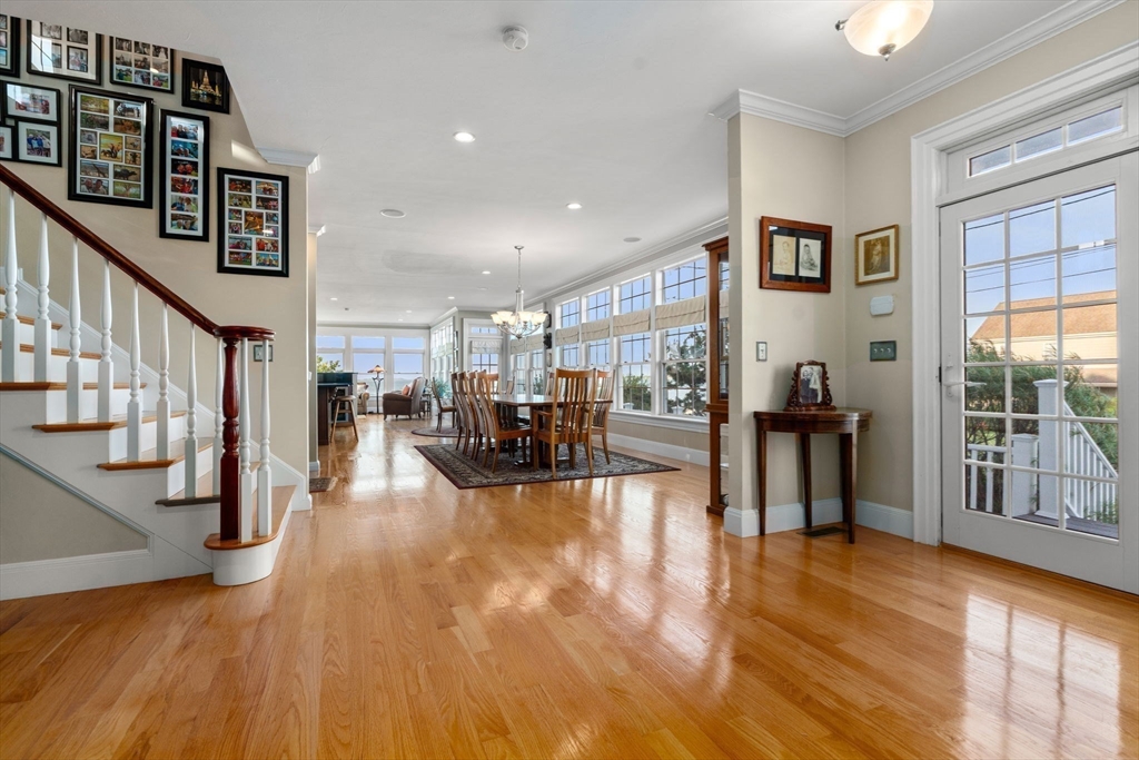 7 Swan Road Quincy, MA 02169 - Photo 3 of 23